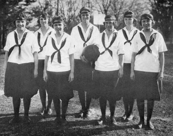 Junior First Basket-Ball Team, Douglass College (1922)